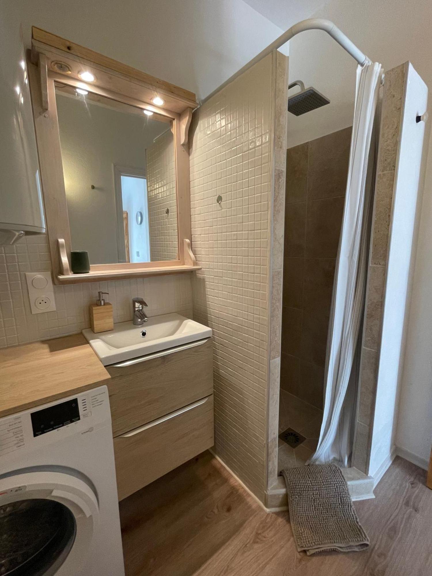 Cosy Studio - Place Du Figuier Bormes-les-Mimosas Zewnętrze zdjęcie