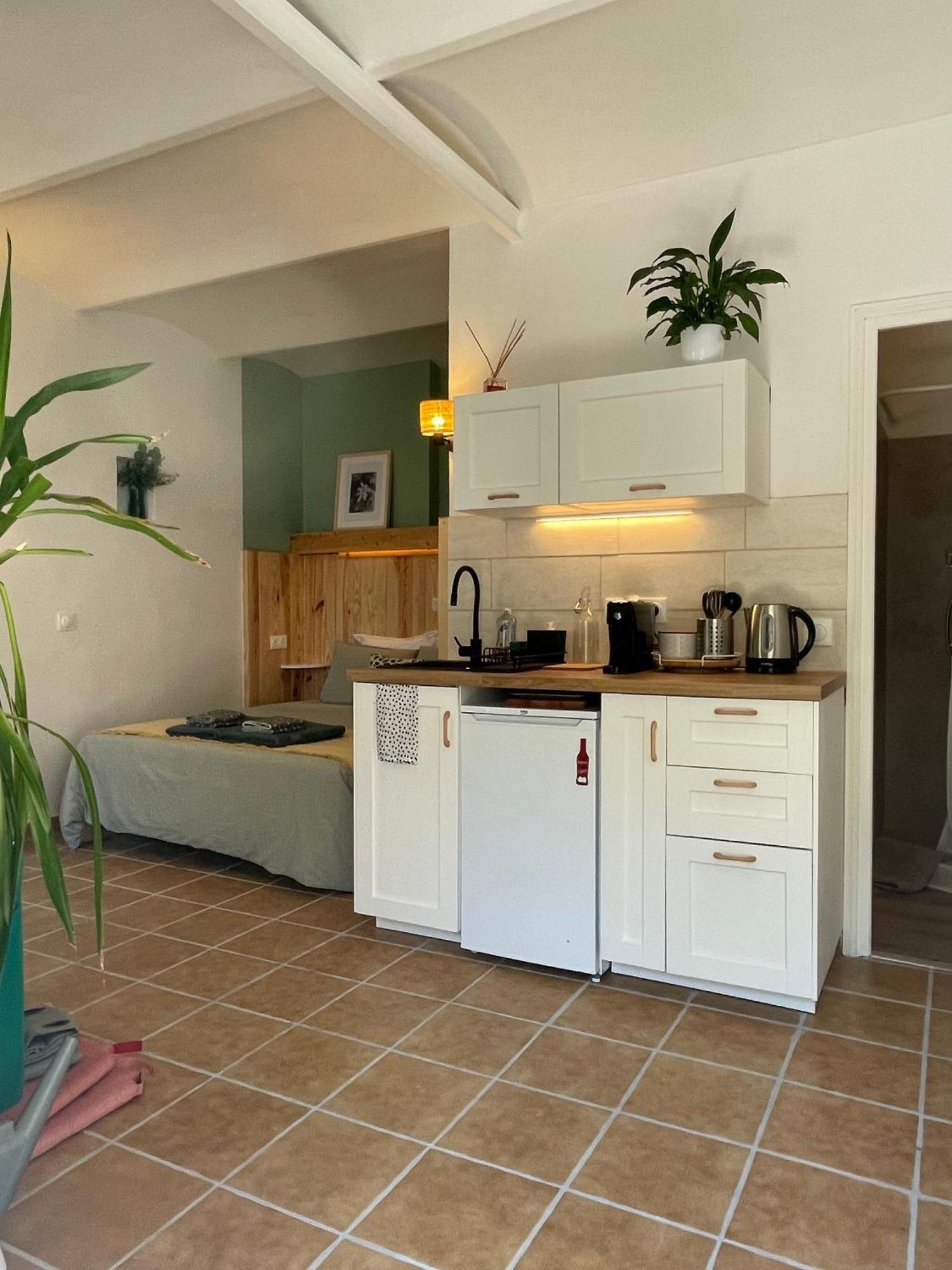 Cosy Studio - Place Du Figuier Bormes-les-Mimosas Zewnętrze zdjęcie